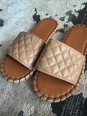 Quilted Slide Sandals in Tan